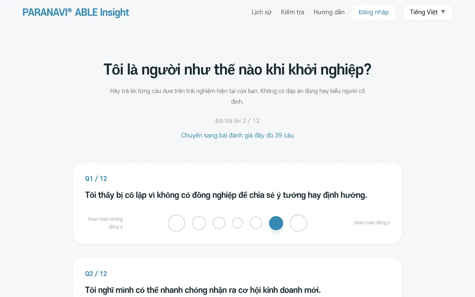 Khi đã chọn câu trả lời, vòng tròn được chọn sẽ tô màu xanh